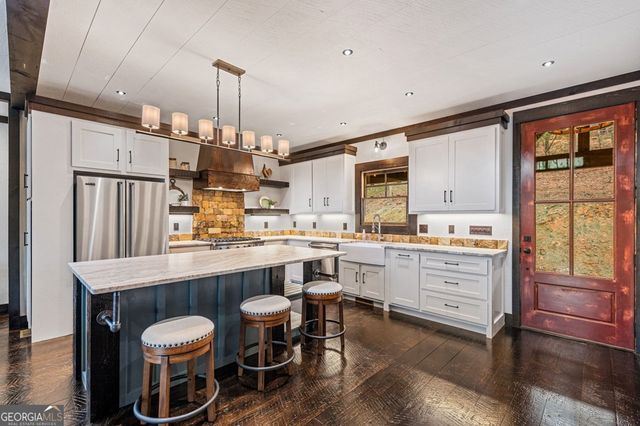 895 Price Road, Blue Ridge, GA 30513