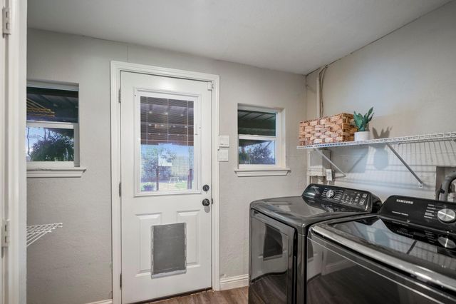 2411 Orange Street, Waller, TX 77484