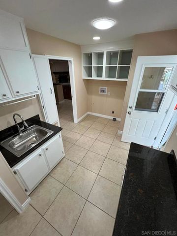 8975 Lawrence Welk SPC 311, Escondido, CA 92026