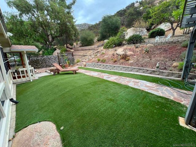 8975 Lawrence Welk SPC 311, Escondido, CA 92026