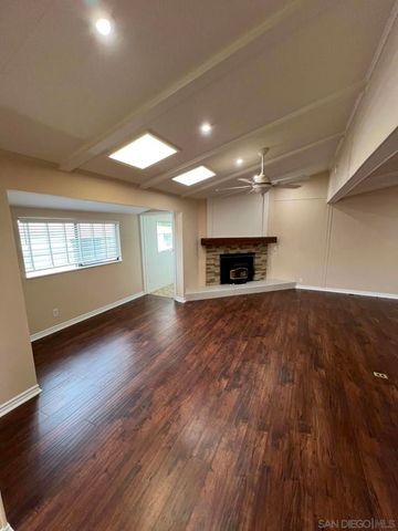 8975 Lawrence Welk SPC 311, Escondido, CA 92026