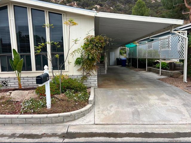 8975 Lawrence Welk SPC 311, Escondido, CA 92026