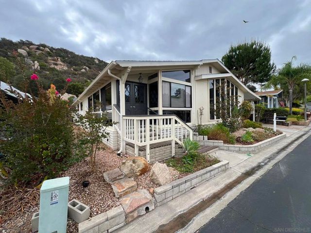 8975 Lawrence Welk SPC 311, Escondido, CA 92026