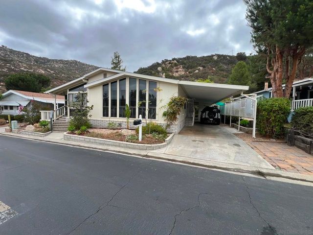 8975 Lawrence Welk SPC 311, Escondido, CA 92026
