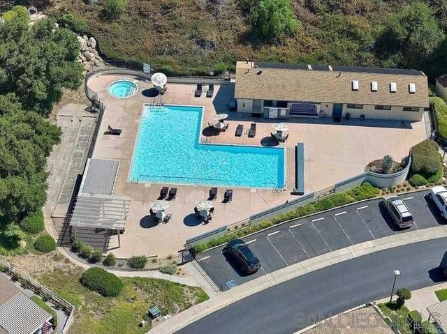 8975 Lawrence Welk SPC 311, Escondido, CA 92026