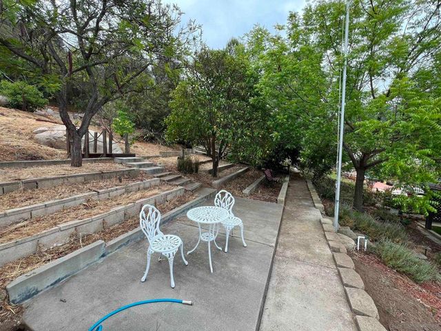 8975 Lawrence Welk SPC 311, Escondido, CA 92026