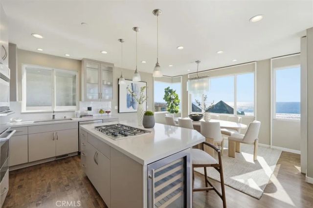 2406 Ocean Drive, Manhattan Beach, CA 90266