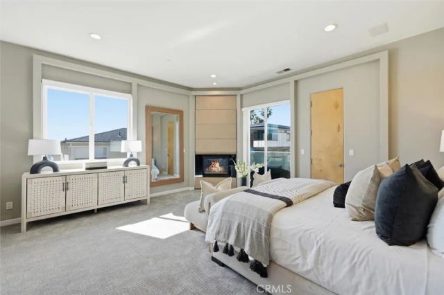 2406 Ocean Drive, Manhattan Beach, CA 90266