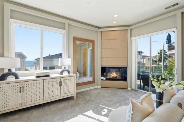 2406 Ocean Drive, Manhattan Beach, CA 90266