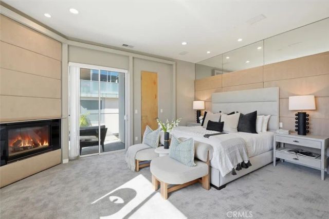 2406 Ocean Drive, Manhattan Beach, CA 90266