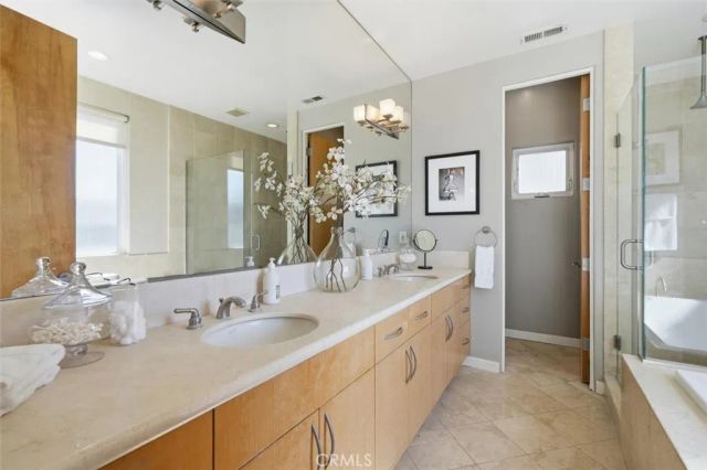 2406 Ocean Drive, Manhattan Beach, CA 90266