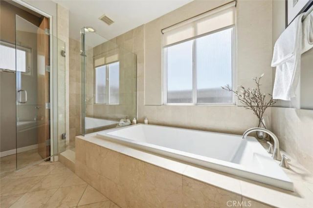 2406 Ocean Drive, Manhattan Beach, CA 90266
