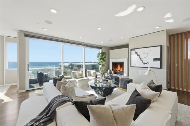 2406 Ocean Drive, Manhattan Beach, CA 90266