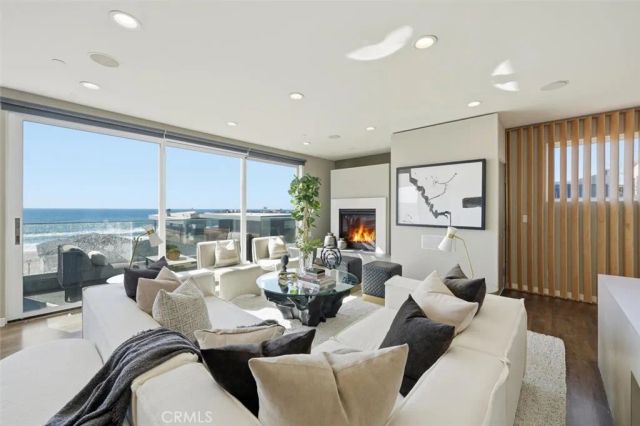 2406 Ocean Drive, Manhattan Beach, CA 90266