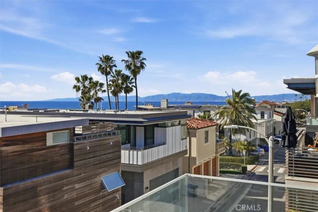 2406 Ocean Drive, Manhattan Beach, CA 90266