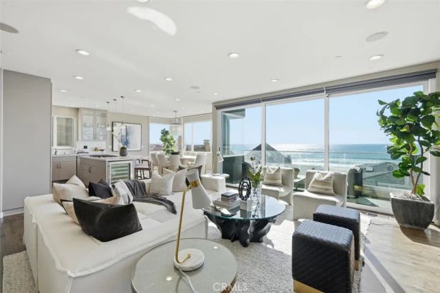 2406 Ocean Drive, Manhattan Beach, CA 90266