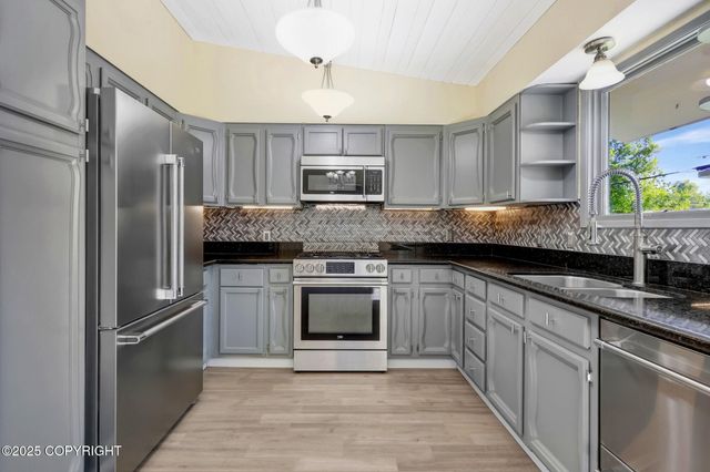 4665 Cascade Circle, Anchorage, AK 99502