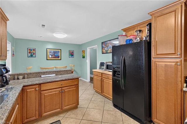 106 Lambert DR, Newport News, VA 23602
