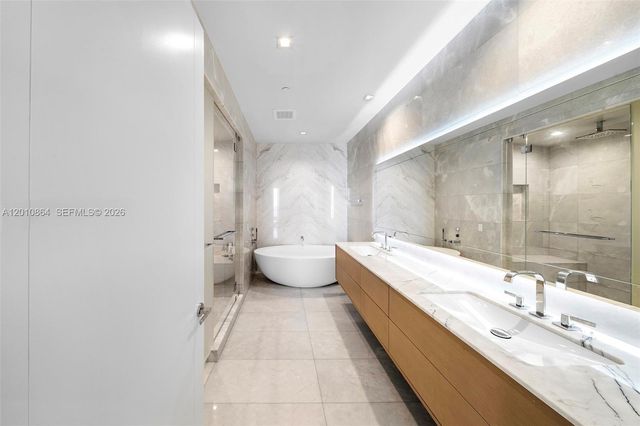 18501 Collins Ave 501, Sunny Isles Beach, FL 33160