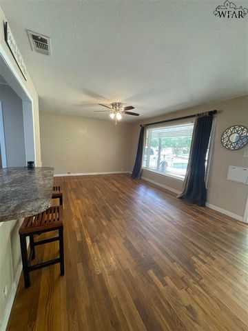 2604 HAIRPIN CURVE, Wichita Falls, TX 76308