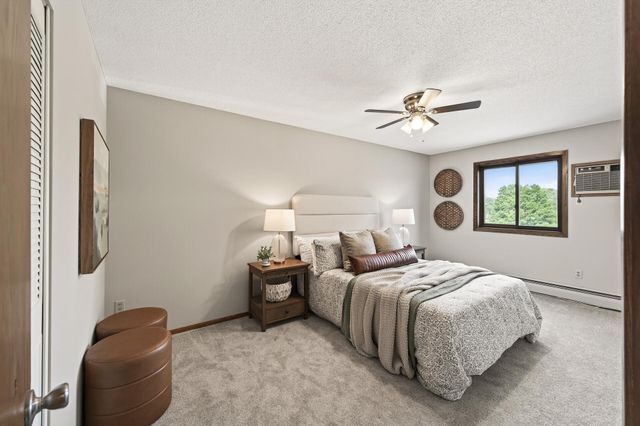 3153 Old Highway 8 304, Roseville, MN 55418