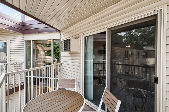 3153 Old Highway 8 304, Roseville, MN 55418