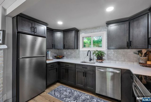 48 Dunham Road, West Milford, NJ 07421