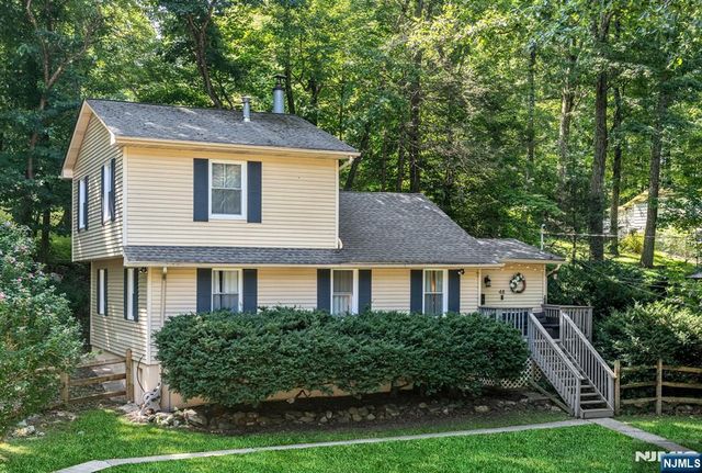 48 Dunham Road, West Milford, NJ 07421