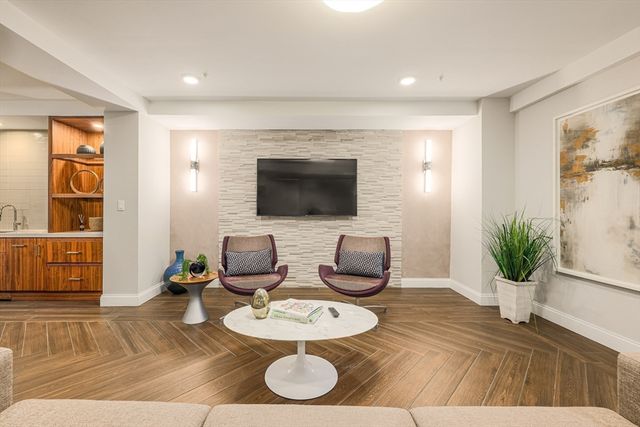 771 Harrison Ave 410, Boston, MA 02118