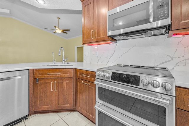 737 MCCALLISTER AVENUE 265, Sun City Center, FL 33573