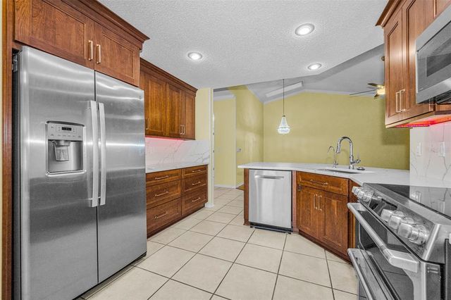 737 MCCALLISTER AVENUE 265, Sun City Center, FL 33573