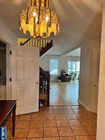 54 Foxwood Square, Old Tappan, NJ 07675