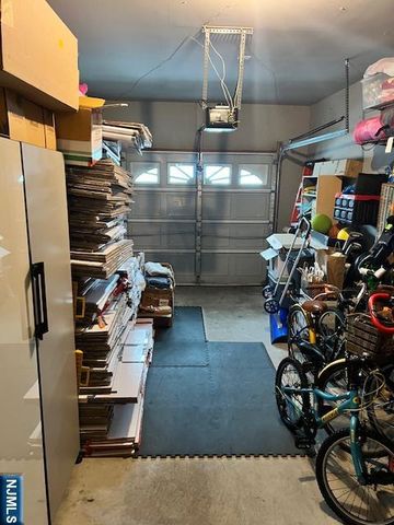 54 Foxwood Square, Old Tappan, NJ 07675