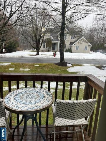 54 Foxwood Square, Old Tappan, NJ 07675