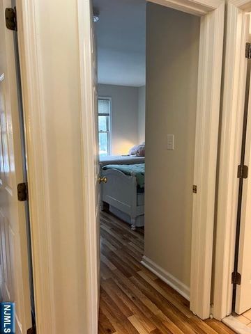 54 Foxwood Square, Old Tappan, NJ 07675