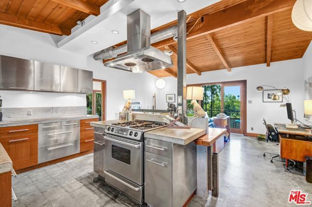 1547 Cerro Gordo Street, Los Angeles, CA 90026