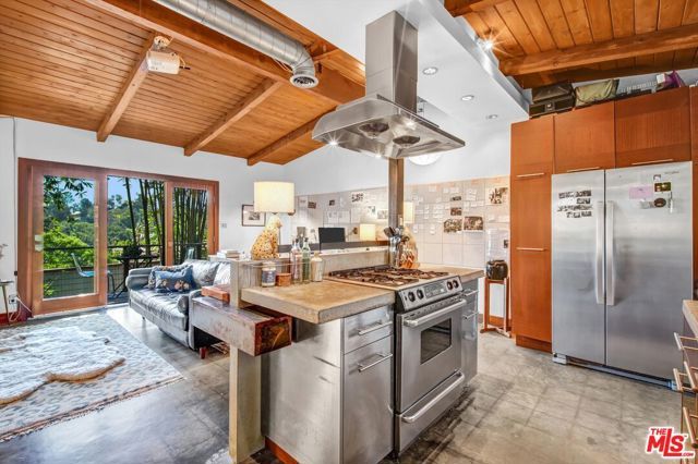 1547 Cerro Gordo Street, Los Angeles, CA 90026