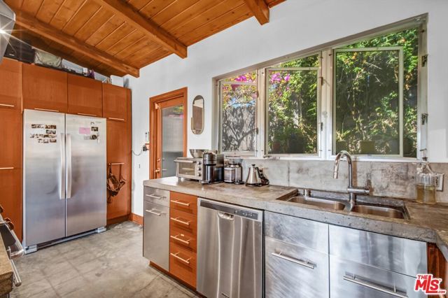 1547 Cerro Gordo Street, Los Angeles, CA 90026