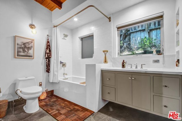 1547 Cerro Gordo Street, Los Angeles, CA 90026