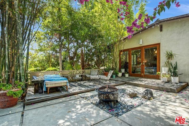 1547 Cerro Gordo Street, Los Angeles, CA 90026