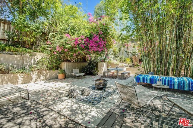 1547 Cerro Gordo Street, Los Angeles, CA 90026