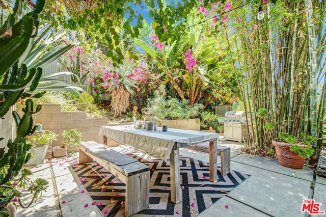 1547 Cerro Gordo Street, Los Angeles, CA 90026