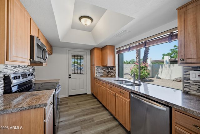 2905 W GLENDALE Avenue, Phoenix, AZ 85051