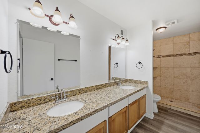 2905 W GLENDALE Avenue, Phoenix, AZ 85051