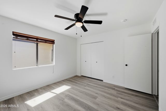 2905 W GLENDALE Avenue, Phoenix, AZ 85051