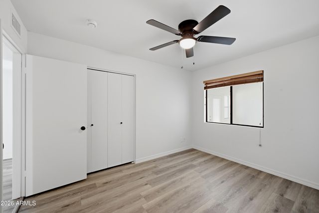 2905 W GLENDALE Avenue, Phoenix, AZ 85051