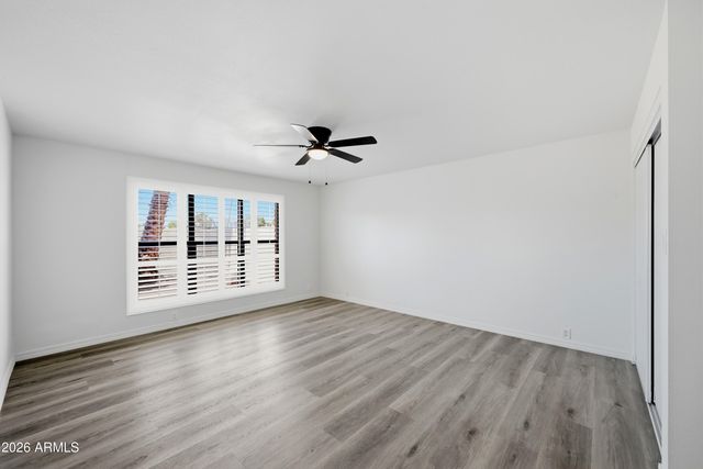 2905 W GLENDALE Avenue, Phoenix, AZ 85051