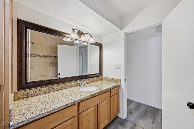 2905 W GLENDALE Avenue, Phoenix, AZ 85051