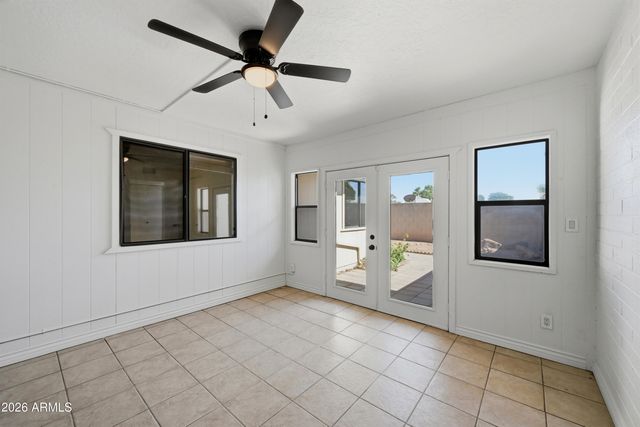 2905 W GLENDALE Avenue, Phoenix, AZ 85051