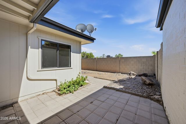 2905 W GLENDALE Avenue, Phoenix, AZ 85051